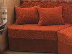 Индивидуальный диван для лоджии