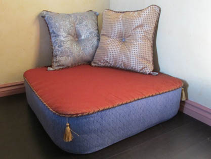 Бескаркасные интерьерные декоративные пуфы Бескаркасные интерьерные декоративные пуфы