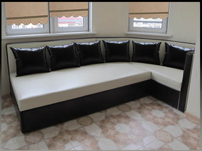 Угловой диван для лоджии с эркером под заказ