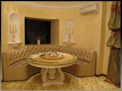 Диван для кухни с круглым эркером на заказ Диван для кухни с круглым эркером на заказ