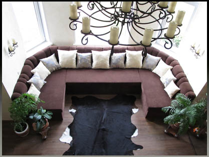 Угловой П-образный диван для гостиной